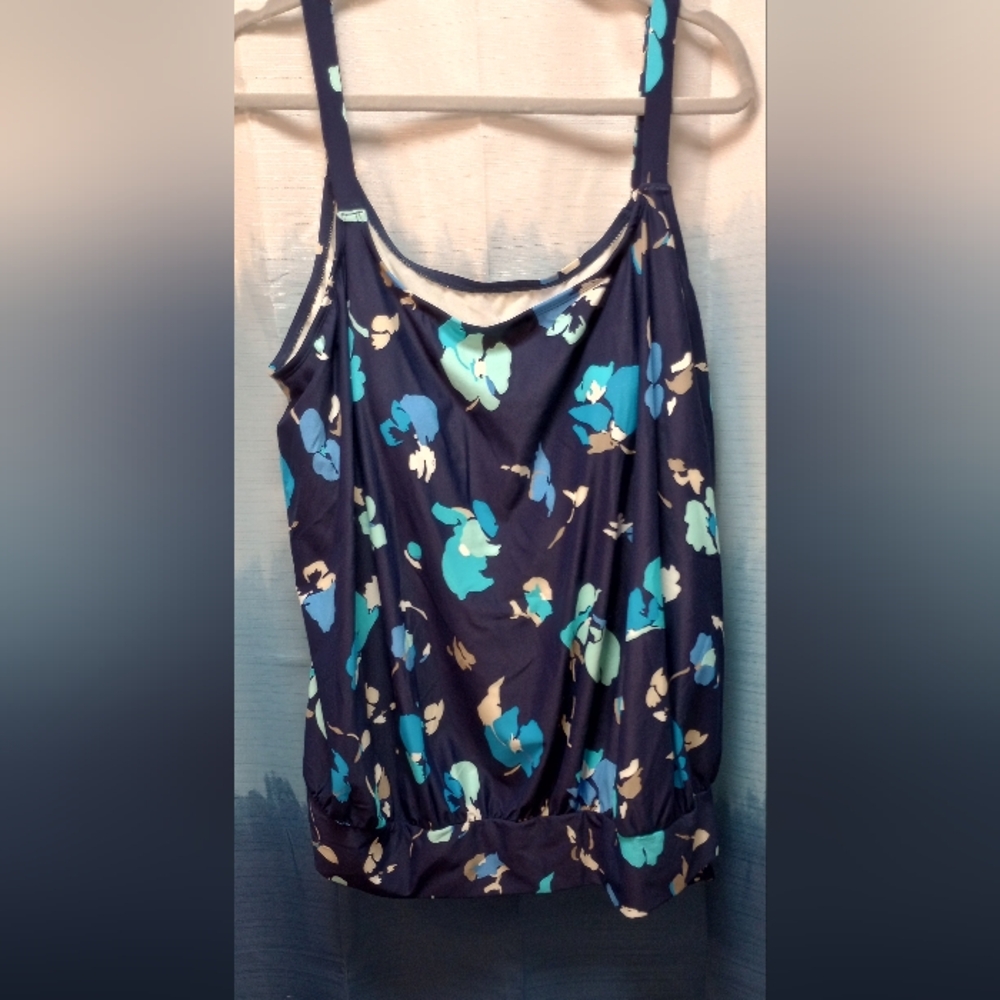 Brand New Bathing Suit Top 22W